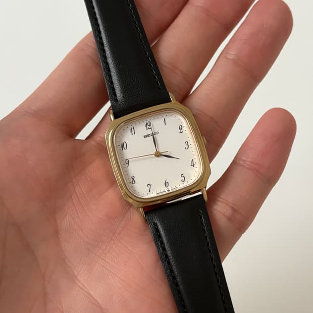 1980s Arabic Index Gold Square Quartz 