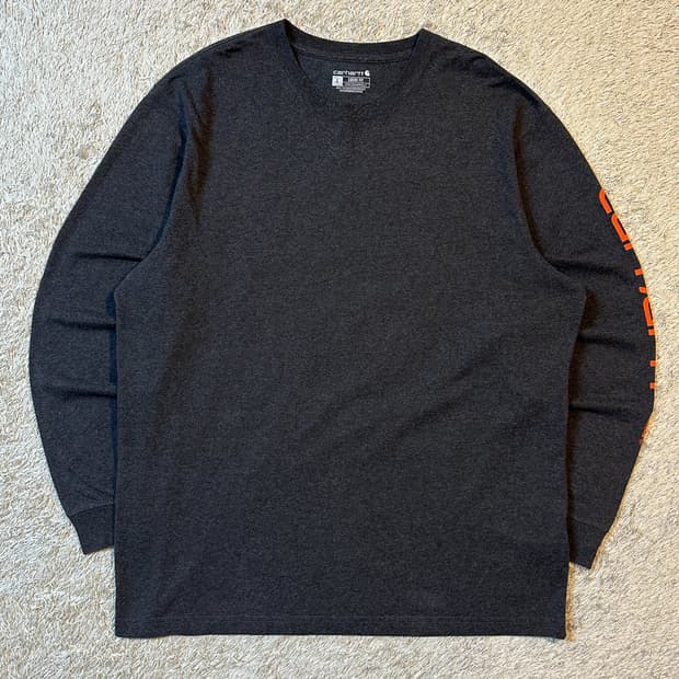 칼하트 CARHARTT 루즈핏 사이드라인 롱슬리브 차콜