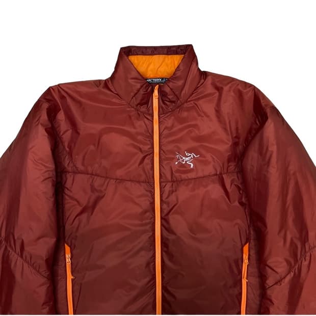 아크테릭스 오렌지 패딩