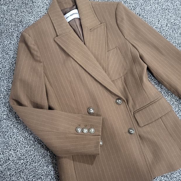칼 라거펠트 브라운 재킷