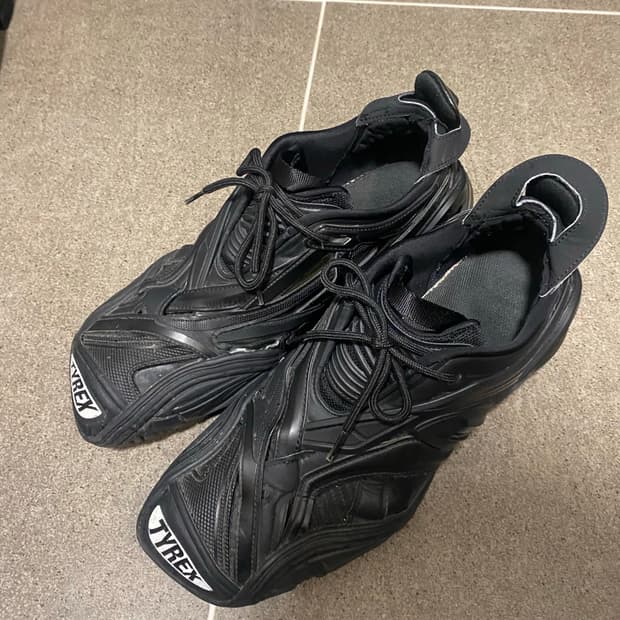 발렌시아가 타이렉스 블랙 43 