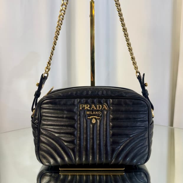 [정품] 프라다 다이어그램 금장 체인백