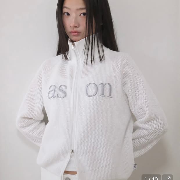 애즈온 소이 집업 soi zip up 봄버전 팝니다
