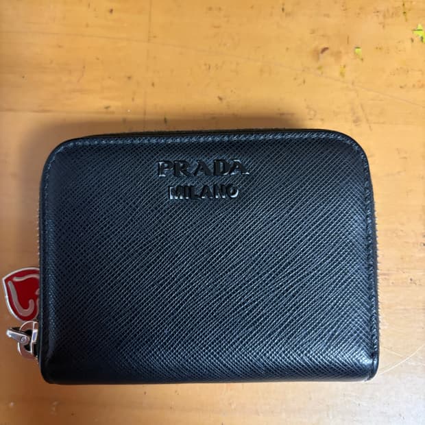 프라다 카드케이스