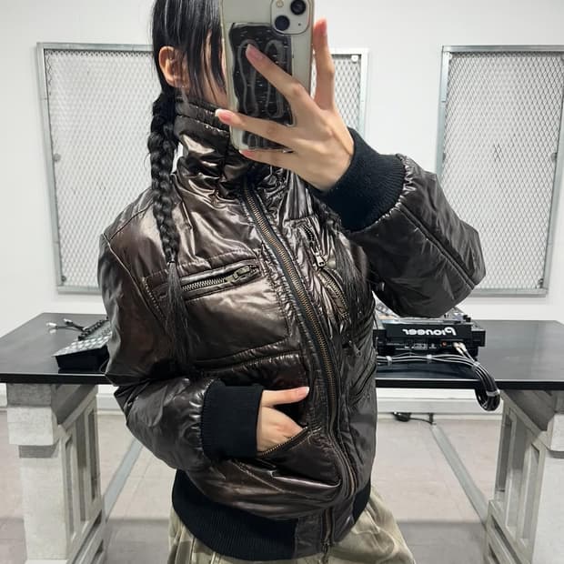 다크 브라운 글로시 패딩