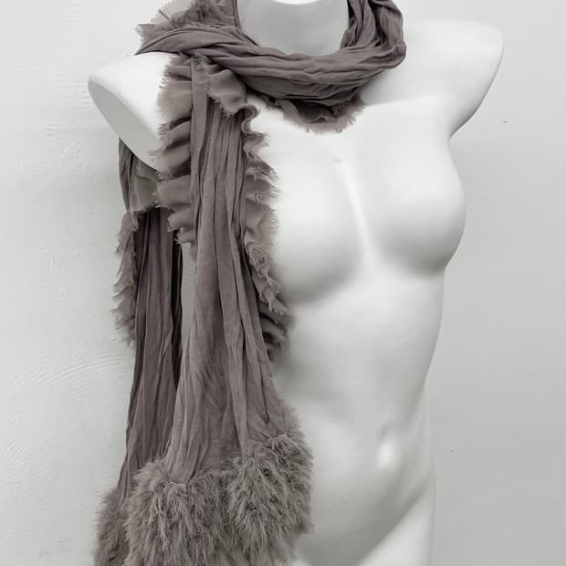 페어리 러플 퍼 디테일 머플러 