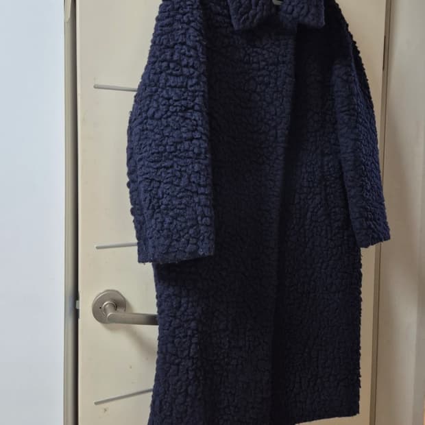 COS 뽀글이 롱 코트 EUR 36