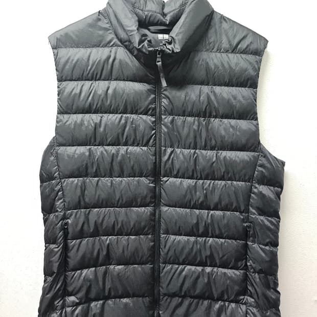 유니클로 경량 패딩 조끼 블랙  XL  남여가능