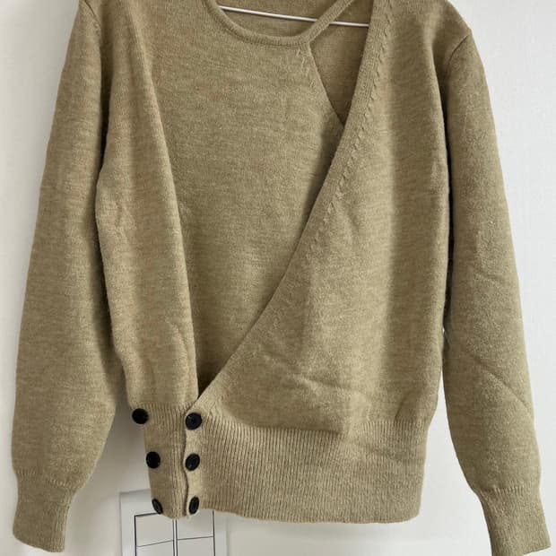 MONOLOGUE 랩 스타일 니트 베이지