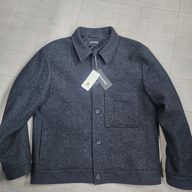 인사일런스 모 숏자켓 새제품