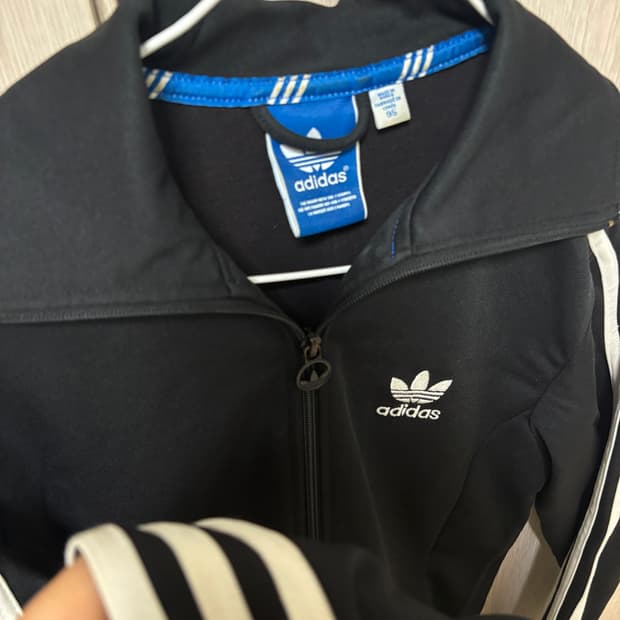 아디다스 져지 블랙 95 사이즈 판매합니다