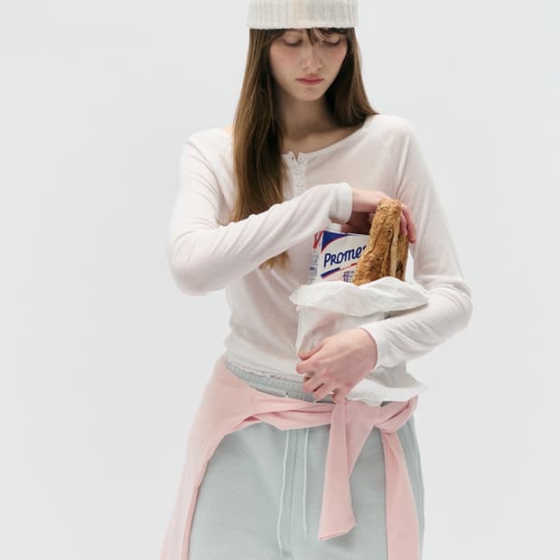 새상품) 로라로라 티셔츠 화이트 NUBASIC BACK SHIRRING