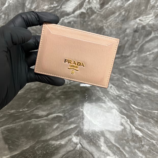 프라다 금장 메탈로고 카드지갑