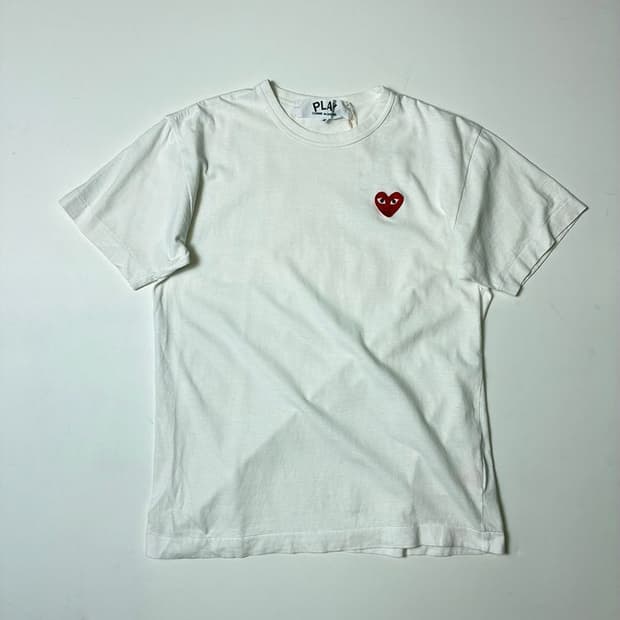 꼼데가르송 우먼스 하트 와펜 반팔 티셔츠 PN8569