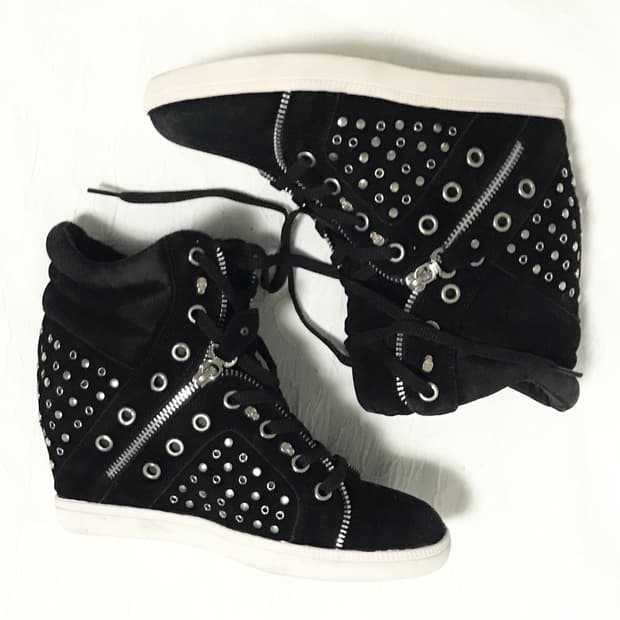 빈티지 00s 펑크 스터드 지퍼 디테일 웨지힐 스니커즈 240