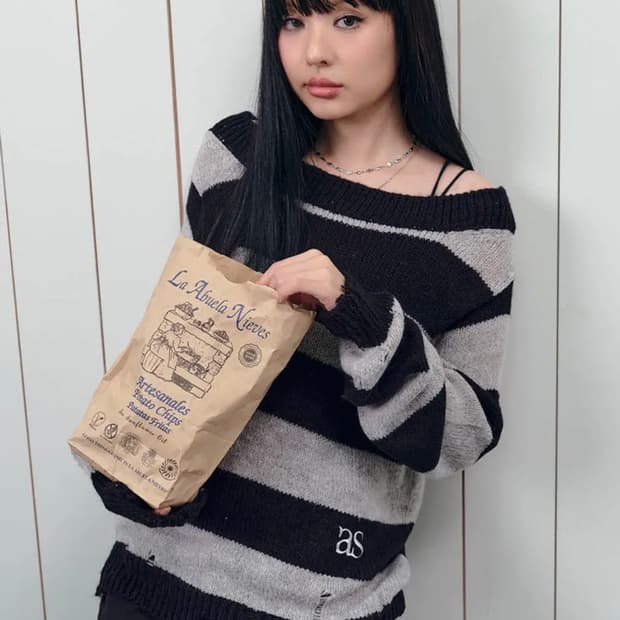 애즈온 오프숄더 SORI OFF STRIPE KNIT BLACK