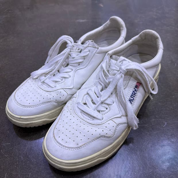 오트리 메달리스트 고트스킨 스니커즈 화이트 43