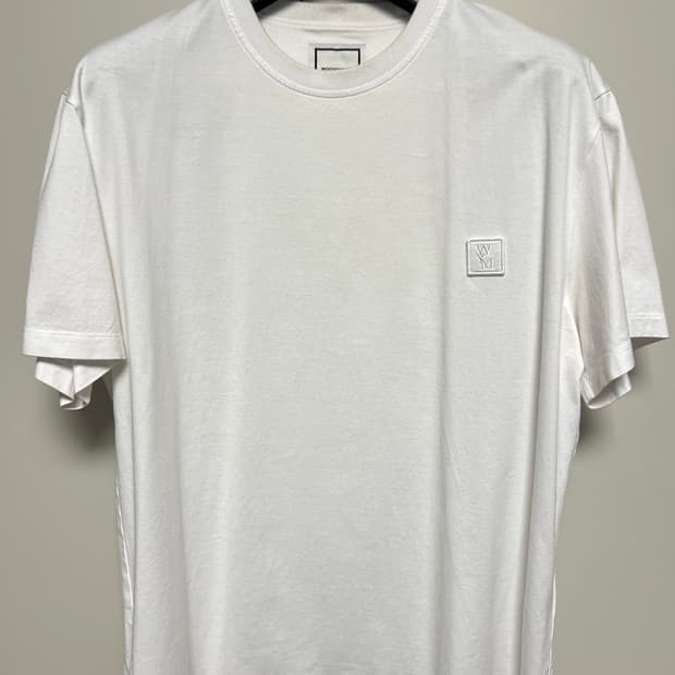 [48] 우영미 백로고 반팔