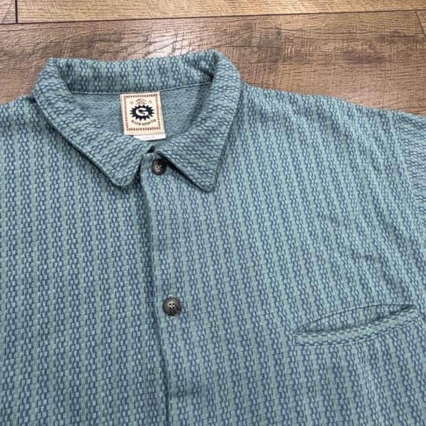 90s usa gotcha knit shirt