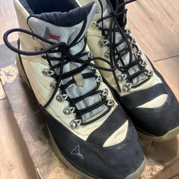 [44] 로아 안드레아스 스트랩