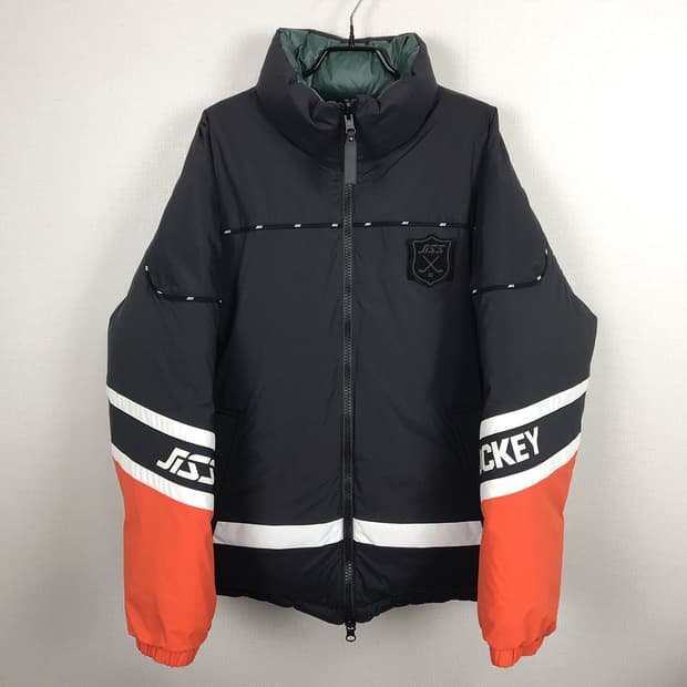 질스튜어트스포츠 라인배색 양면 덕다운 패딩 점퍼 남성100