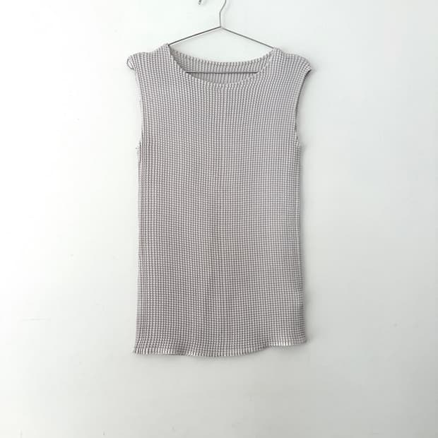 Square jacquard pleats sleeveless