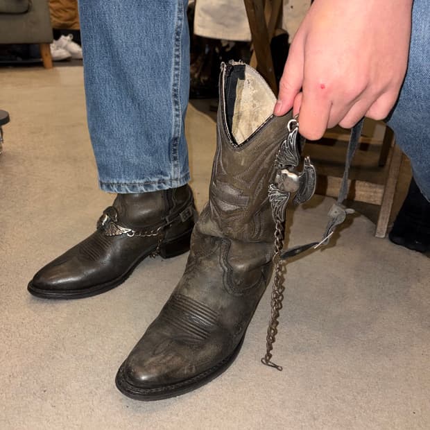 Harley Davidson logo chain western boots