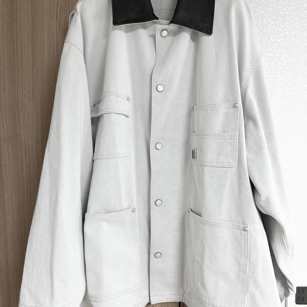 [50] 우영미 25SS 화이트 레더 칼라 데님 코트