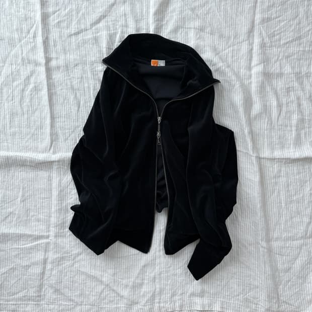  ▫️Zegna Velvet High Neck Zip