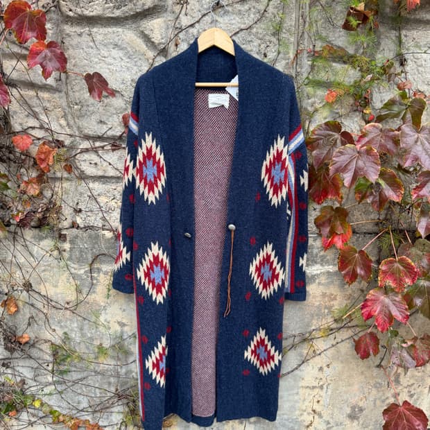 Ungrid 나바호 문양 패턴 콘쵸버튼 치마요 니트 코트