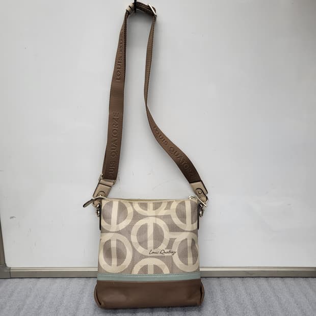 루이까또즈 정품 크로스백 24x23cm