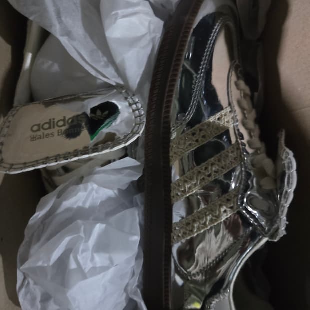 아디다스 x 웨일스 보너 삼바 실버 메탈릭260