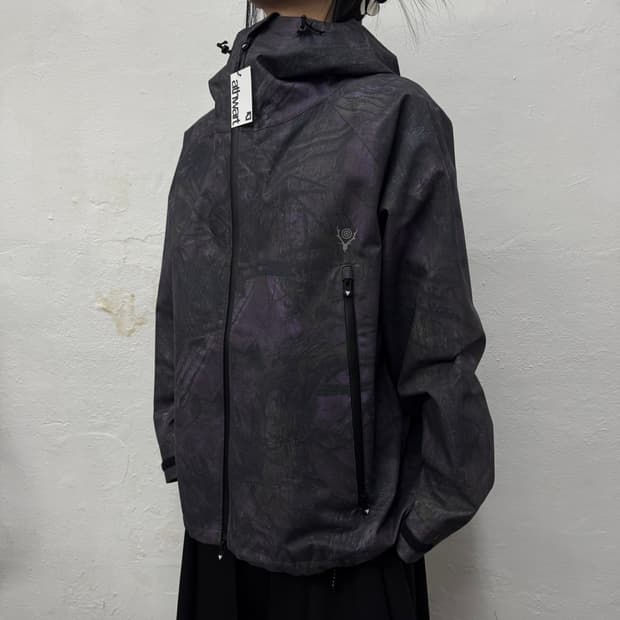 SOUTH2 WEST8 퍼플 카모패턴 웨더 이펙트 후드 윈드브레이커