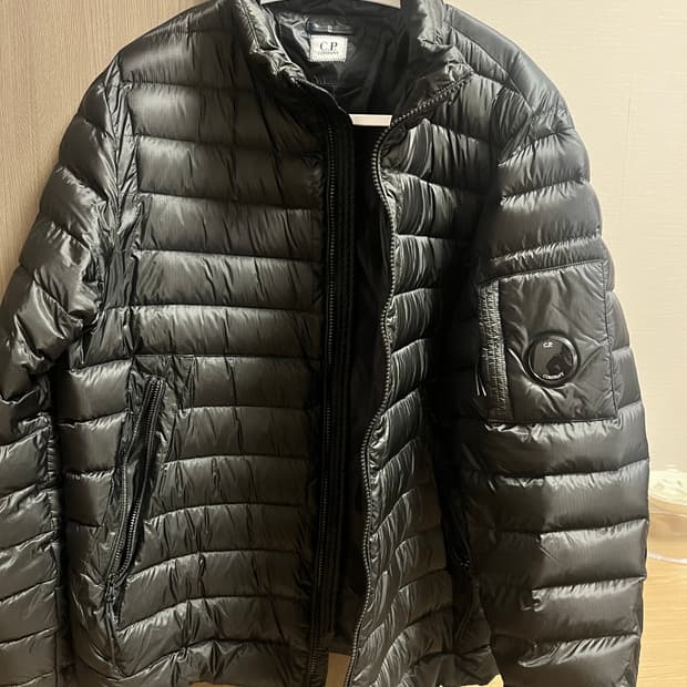Cp컴퍼니 dd쉘 패딩 52 블랙