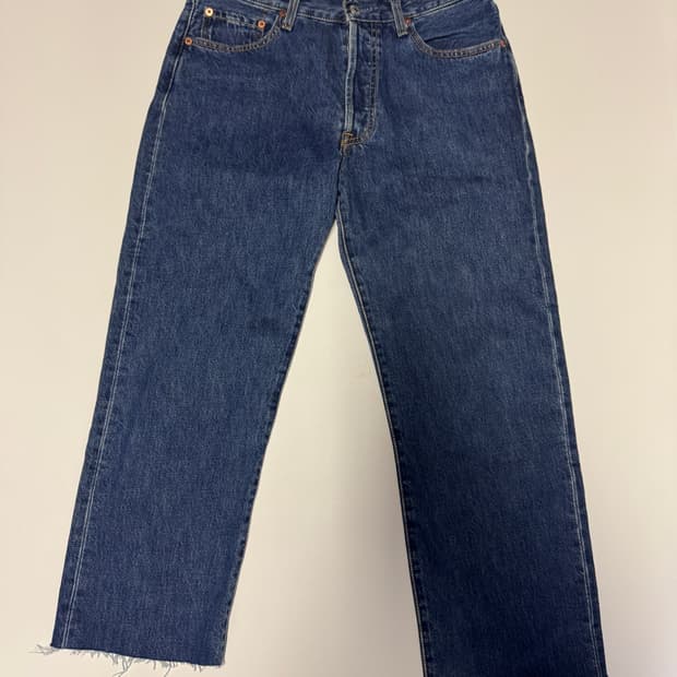 공용!! 리바이스 501 밑단 스크래치 버튼 8부 데님팬츠