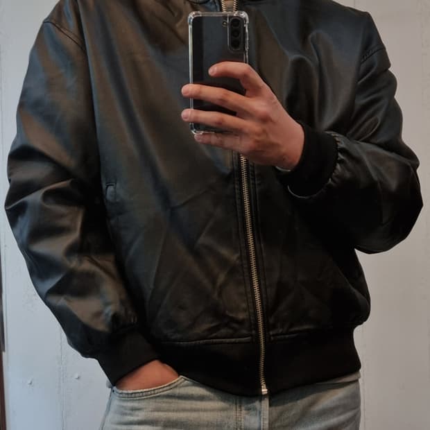 NEVER 블랙 레더 봄버 자켓 105