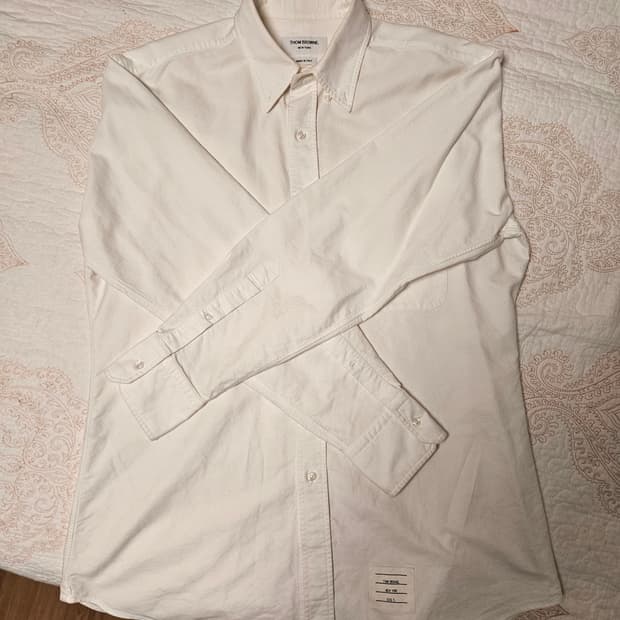 톰브라운 히든 3선 셔츠 판매합니다!