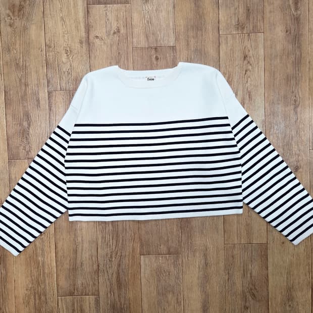 포유온(fyeo) 스트라이프 니트 프리사이즈