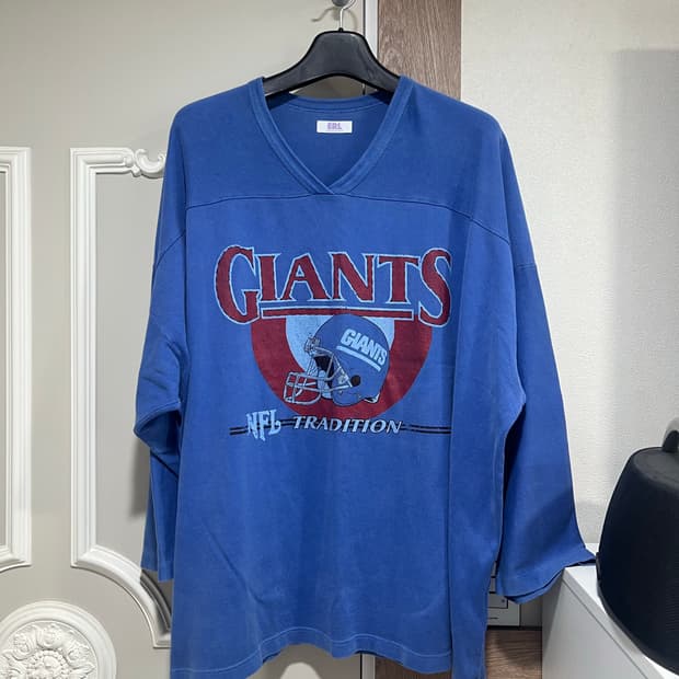 Erl 자이언츠 롱 슬리브