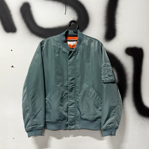 Moussy 마우지 펄 색상 히든 지퍼 ma-1 플라이트 자켓
