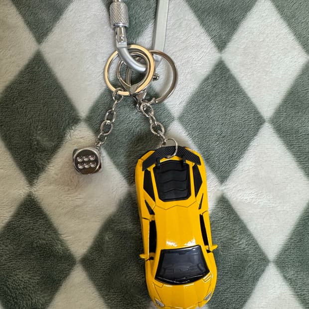 스포츠카 키링