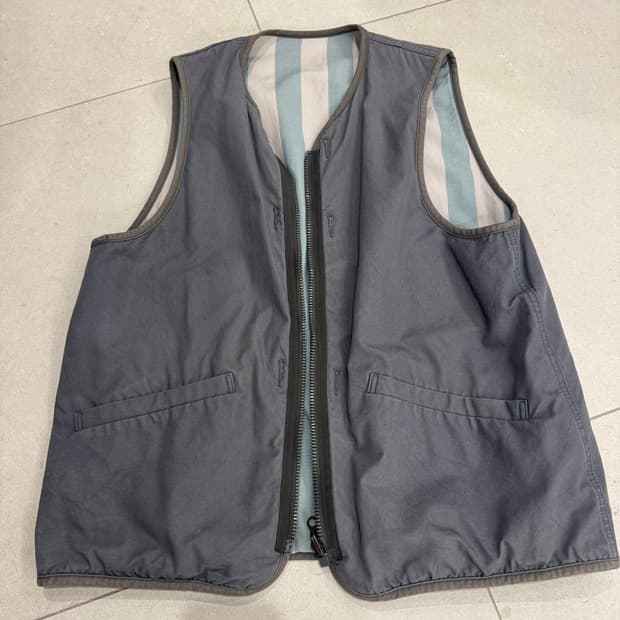 비즈빔 아이리스 라이너 베스트 iris liner vest  20aw