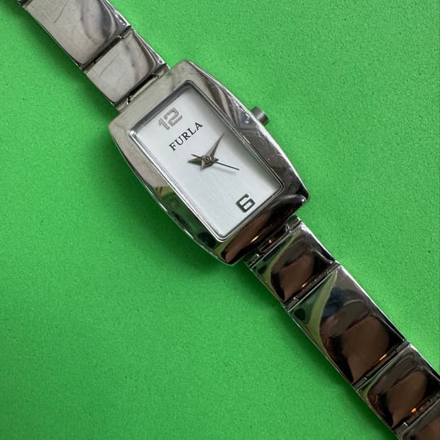 FURLA 훌라 사각 스퀘어 스틸 메탈 뱅글 시계