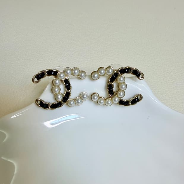 샤넬 가죽체인&진주 CC로고 귀걸이 업사이클링