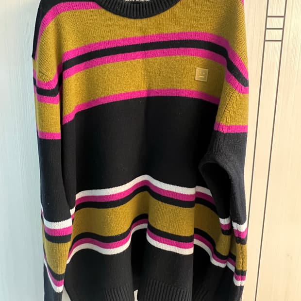 아크네스튜디오 니마 니트