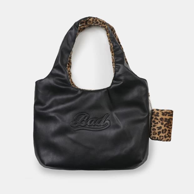 배드블러드 리버시블 레오파드 숄더백 카드지갑