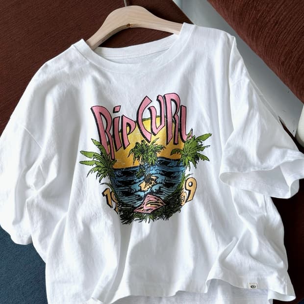 Design graphic printing cropped t-shirt