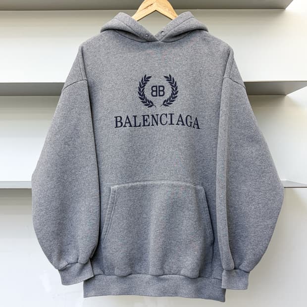 발렌시아가 18FW BB 크레스트 로고 후드티