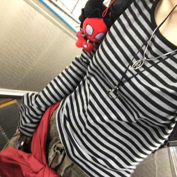 여리핏 스트라이프 세미크롭 롱슬리브