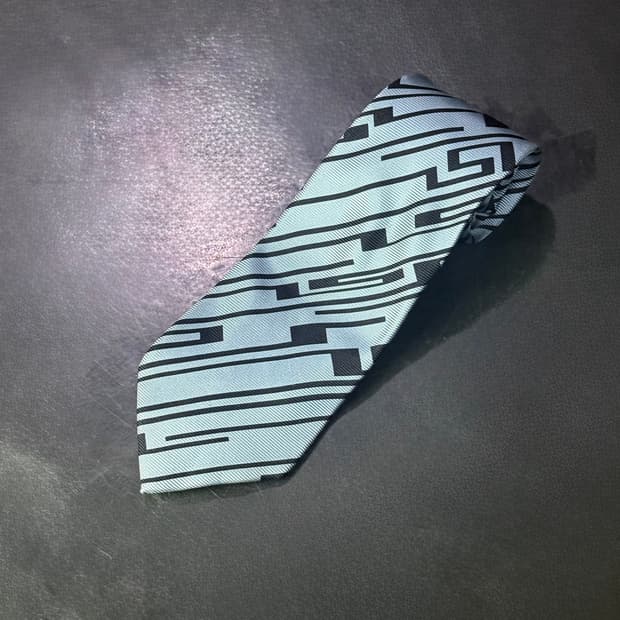 베르사체 클래식 블랙 하늘색 기하학 패턴 실크 넥타이 명품 락시크 펑크